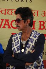 Shakti Kapoor at cleanliness drive by Nahar Group in Powai on 2nd Nov 2014